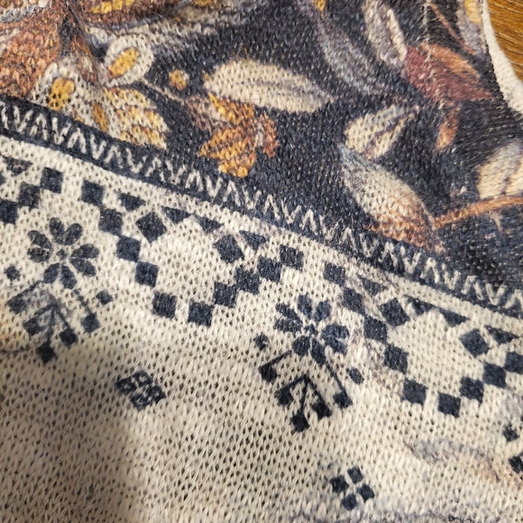 Bundle of 2 elephant shirts - Picture 4 of 9